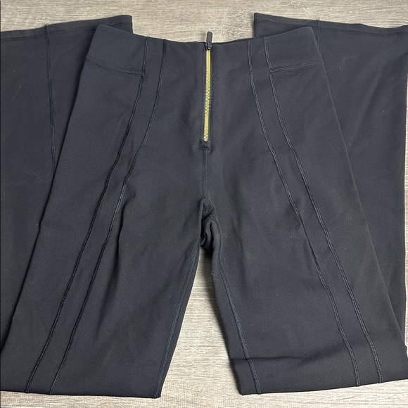 Lululemon Define Zip-Front High-Rise Flared Pant Size 8 - Picture 3 of 9